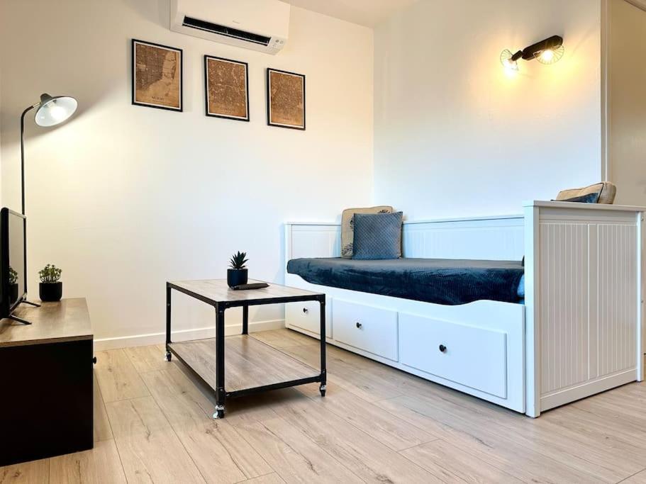 Appartamento Le Clemenceau - Parking Prive - Fibre & Clim Mont-de-Marsan Esterno foto