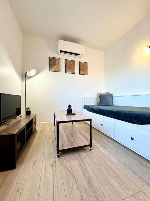 Appartamento Le Clemenceau - Parking Prive - Fibre & Clim Mont-de-Marsan Esterno foto